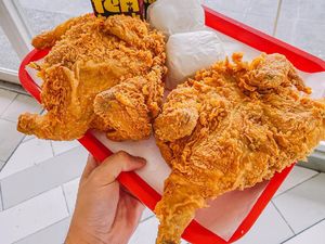 Ayam Goreng Utuh Lagi Tren, Ada Versi Tradisional dan Korea! Ayam Goreng Utuh Lagi Tren, Ada Versi Tradisional dan Korea!