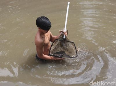 Berburu Cacing Sutra di Bandung