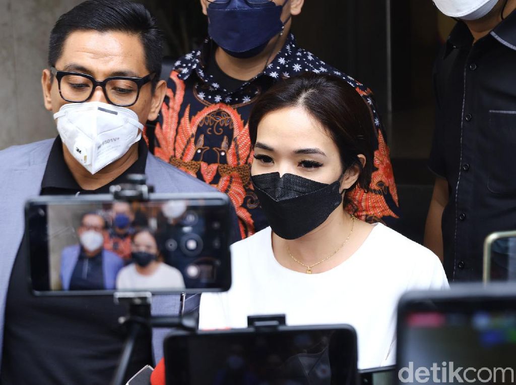 Polisi Jelaskan Pemeriksaan Gisel Usai Berkas Video Syur Setahun Mandek Polisi Jelaskan Pemeriksaan Gisel Usai Berkas Video Syur Setahun Mandek
