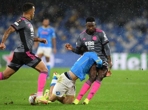 NAPLES, ITALY - DECEMBER 09: Hirving Lozano of SSC Napoli goes down with an injury during the UEFA Europa League group C match between SSC Napoli and Leicester City at Stadio Diego Armando Maradona on December 09, 2021 in Naples, Italy. (Photo by Francesco Pecoraro/Getty Images)