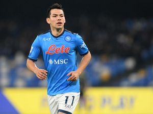 Tabrakan dengan Pemain Leicester, Gigi Penyerang Napoli Ini Copot Tabrakan dengan Pemain Leicester, Gigi Penyerang Napoli Ini Copot