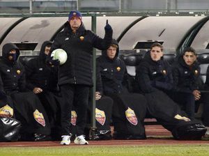 Kesalnya Mourinho terhadap Roma Kesalnya Mourinho terhadap Roma