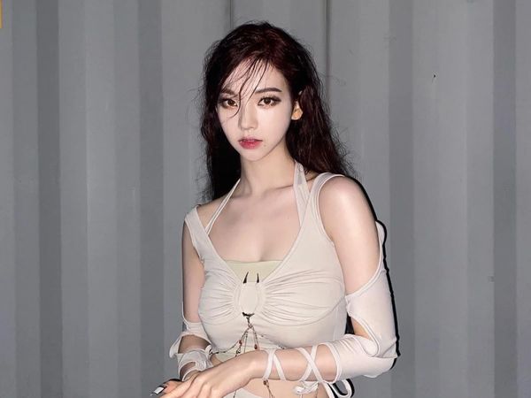 6 Potret Karina aespa Jadi Sorotan, Cantiknya Tak Realistis Bak Animasi