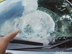 Hendak Menyeberang Jalan Yogya-Solo, Kakek Pemotor Tewas Tertabrak Mobil