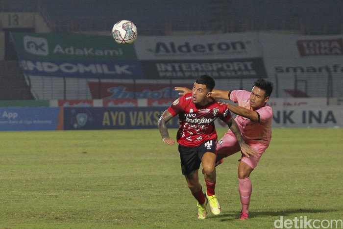 Pertandingan lanjutan BRI Liga 1 pekan ke-16, Bali United melawan Madura United di Stadion Sultan Agung, Bantul, Yogyakarta, Kamis (9/12/2021).