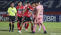 Madura United sukses raih 3 point, berada di peringkat ke-11 dengan torehan 20 point. Bali United berada di peringkat kelima klasemen sementara BRI Liga 1 dengan torehan 29 point.  