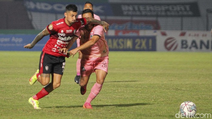 Madura United Tumbangkan Bali United Pertandingan lanjutan BRI Liga 1 pekan ke-16, Bali United melawan Madura United di Stadion Sultan Agung, Bantul, Yogyakarta, Kamis (9/12/2021).