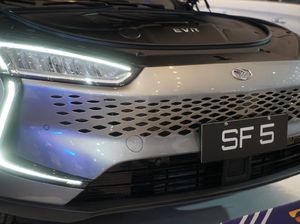 Manuver DFSK di Indonesia, Perkenalkan SUV Listrik Kencang: Seres SF5 Manuver DFSK di Indonesia, Perkenalkan SUV Listrik Kencang: Seres SF5