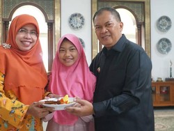 Blak-blakan Politik Silaturahmi Ala Mang Oded