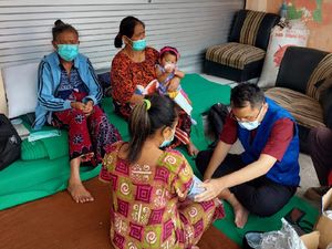 Banyak Pikiran dan Cemas, Pengungsi Semeru Terkena Penyakit Hipertensi Banyak Pikiran dan Cemas, Pengungsi Semeru Terkena Penyakit Hipertensi