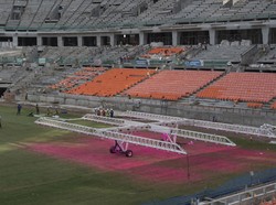 Penggunaan rumput hybrid juga dinilai membuat biaya pemeliharaan lebih efektif dan sangat cocok dengan kondisi iklim pesisir.