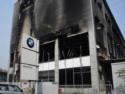 Waduh, Puluhan BMW Terbakar di Service Center