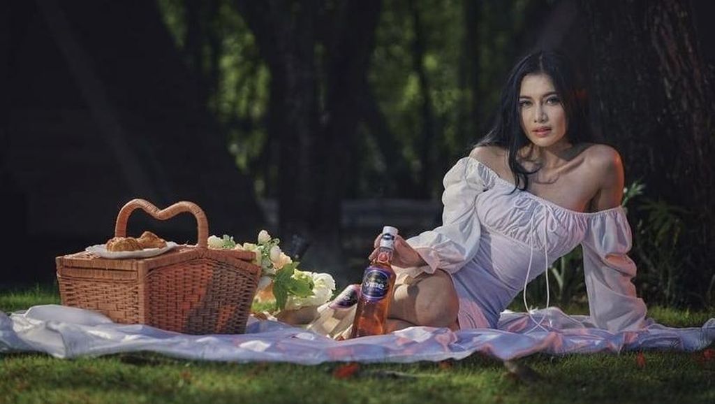 Si Cantik Anggy Novia, Pemenang Miss Popular 2021 yang Gemar Ngopi Si Cantik Anggy Novia, Pemenang Miss Popular 2021 yang Gemar Ngopi