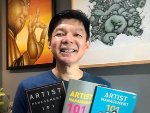 Ngobrol Caranya Jadi Manajer Artis di Buku Terbaru Sulung Landung Ngobrol Caranya Jadi Manajer Artis di Buku Terbaru Sulung Landung