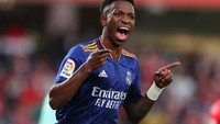 Ancelotti mampu mengeluarkan kemampuan terbaik Vinicius yang tidak dapat dilakukan Zidane sebelumnya. Musim ini, Vinicius sudah bikin 10 gol dari 19 laga di Liga Spanyol, musim lalu cuma bikin tiga gol dari 35 laga (Getty Images)