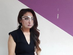 Cara Virnie Ismail Jaga Keharmonisan Bareng Suami