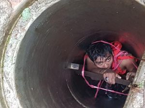 2 Warga Tangsel Terjebak di Gorong-gorong Saat Cari Jangkrik 2 Warga Tangsel Terjebak di Gorong-gorong Saat Cari Jangkrik