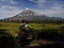 Hujan Lebat di Lereng dan Puncak Semeru Berpotensi 3 Hari ke Depan