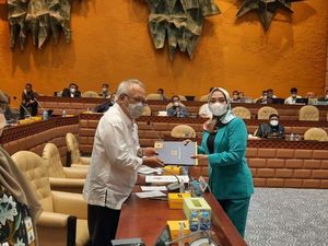 Anggota DPR RI Ingin RUU Jalan Perhatikan Ruang Manfaat Jalan Diperluas Anggota DPR RI Ingin RUU Jalan Perhatikan Ruang Manfaat Jalan Diperluas