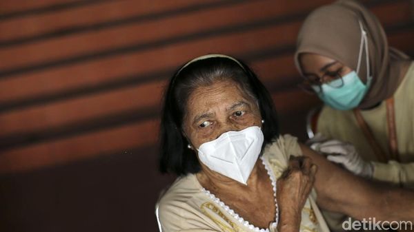 Bekasi Kebut Vaksinasi Lansia dan Komorbid