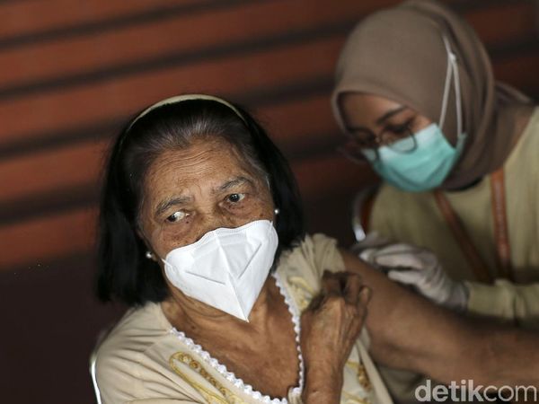 Bekasi Kebut Vaksinasi Lansia dan Komorbid