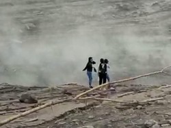 Lokasi Erupsi Semeru Jadi Wisata Dadakan, Warga Terdampak Jengkel!