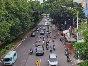 Kemacetan Terurai, Petugas Kembali Batasi Kendaraan Pelat Genap ke Depok
