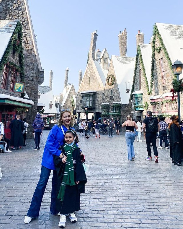 Kompak liburan Ayu tingting dan Bilqis/instagram.com/ayutingting92 Kompak liburan Ayu tingting dan Bilqis/instagram.com/ayutingting92