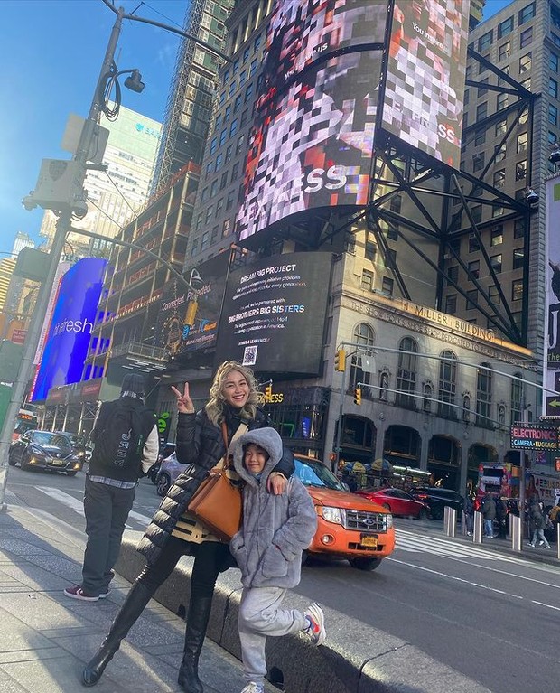 Kompak liburan Ayu tingting dan Bilqis/instagram.com/ayutingting92 Kompak liburan Ayu tingting dan Bilqis/instagram.com/ayutingting92