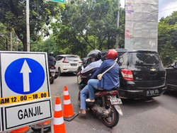 Lalin Macet Imbas Pemeriksaan Gage Depok, Petugas Loloskan Mobil Pelat Genap