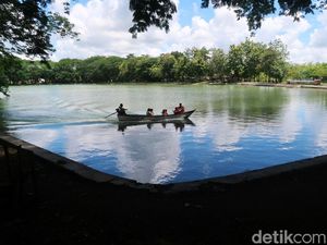 Melepas Penat di Telaga Jonge Gunungkidul yang Tak Pernah Kering Melepas Penat di Telaga Jonge Gunungkidul yang Tak Pernah Kering