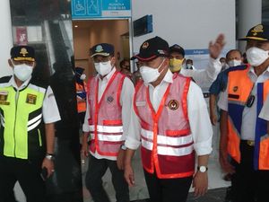Menhub Minta Antigen-Vaksinasi Gratis di Pelabuhan Merak saat Nataru Menhub Minta Antigen-Vaksinasi Gratis di Pelabuhan Merak saat Nataru
