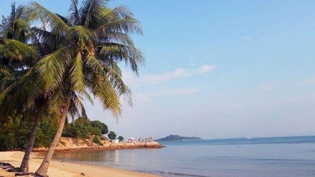 Pantai Tanjung Pinggir yang berlokasi di Batam cocok sebagai destinasi wisata/Foto: Pantainesia.com