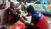 Potret Suka Duka Relawan Erupsi Semeru