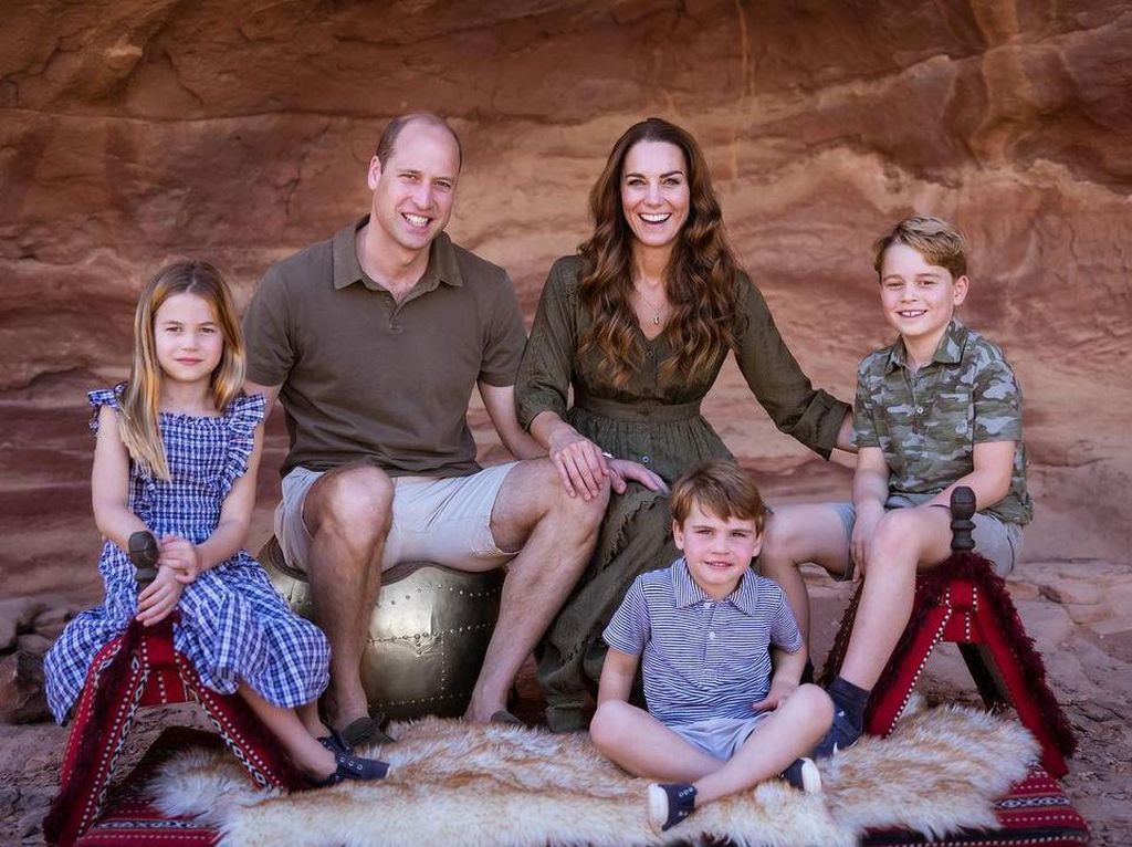 Jelang Natal, Ini Potret Terbaru Keluarga Pangeran William dan Kate Middleton