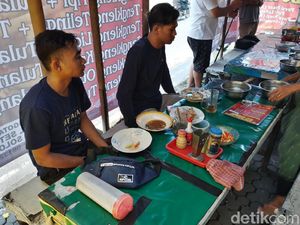 Senyum Harsi Warung Tengklengnya Ramai Lagi Usai Diviralkan Ngepruk Senyum Harsi Warung Tengklengnya Ramai Lagi Usai Diviralkan Ngepruk