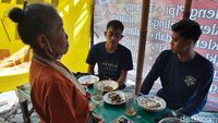 Usai Viral Karena Harga Ngepruk, Tengkleng Bu Harsi Kini Ramai Lagi