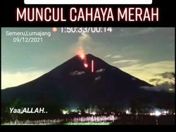 Penampakan Cahaya Merah di Gunung Semeru Viral, Ini Penjelasan PVMBG