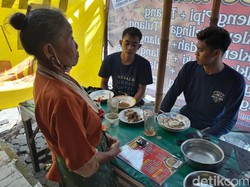 Alhamdulillah! Tengkleng Bu Harsi Diviralkan Ngepruk Kini Ramai Lagi