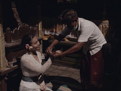 Momen Ariel Tatum Jalani Ritual Agama Hindu yang Jadi Sorotan
