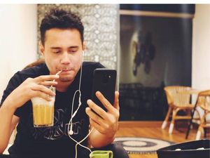 Bobby Joseph Pakai Sabu di Rumahnya Sebelum Ditangkap Polisi di Jakbar