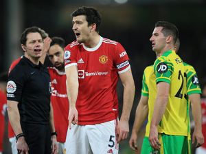 Gary Neville Masih Belum Yakin dengan Permainan MU