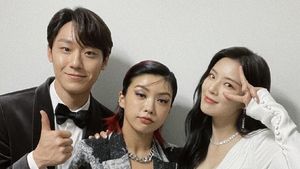 Adu Gaya 8 Artis Korea di MAMA 2021, Tiffany Young Pakai Baju Transparan