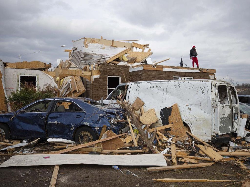 Pemandangan Mengerikan di Kentucky Usai Diterjang Tornado