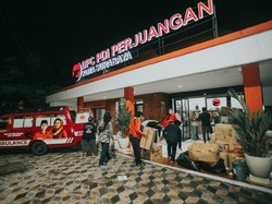 PDIP Surabaya Berangkatkan Bantuan Kloter Ketiga untuk Korban Erupsi Semeru
