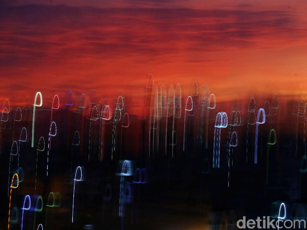 Pesona Langit Jakarta Saat Golden Hour Pesona Langit Jakarta Saat Golden Hour