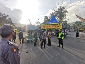 Banyak Mobil Bawa Bantuan untuk Korban Erupsi Semeru hingga Jalan Macet