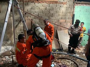 Sudah 10 Jam, Jenazah Pria Terperosok ke Septic Tank Belum Berhasil Diangkat