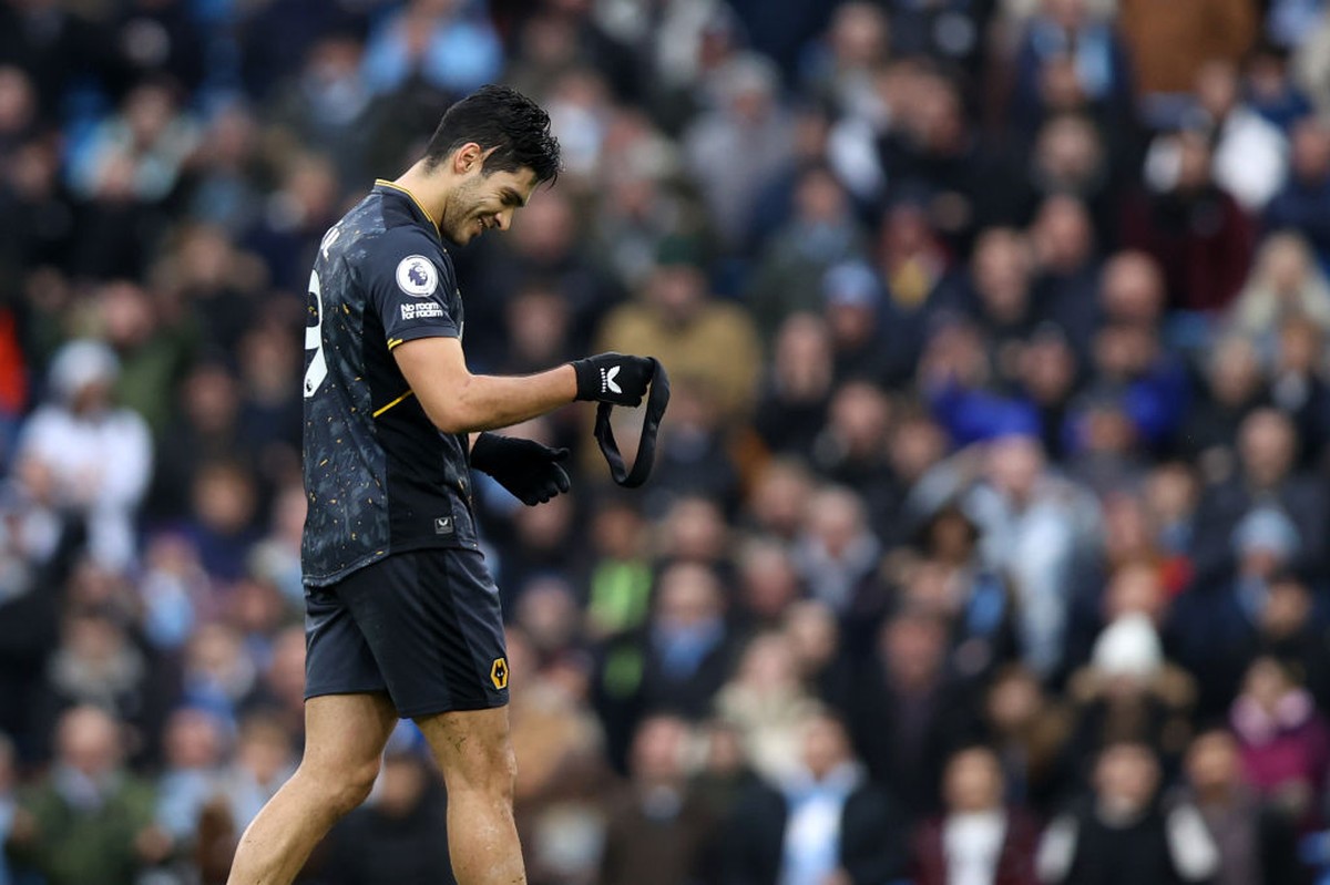 Drama Kartu Merah Kilat Raul Jimenez (Getty Images)