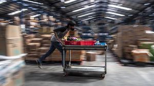 Sibuknya Gudang e-Commerce Saat Harbolnas 12.12